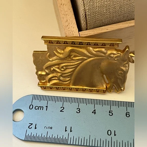 Vintage 1988 - JJ Gold Tone Horse Scarf Clip. - Picture 4 of 5